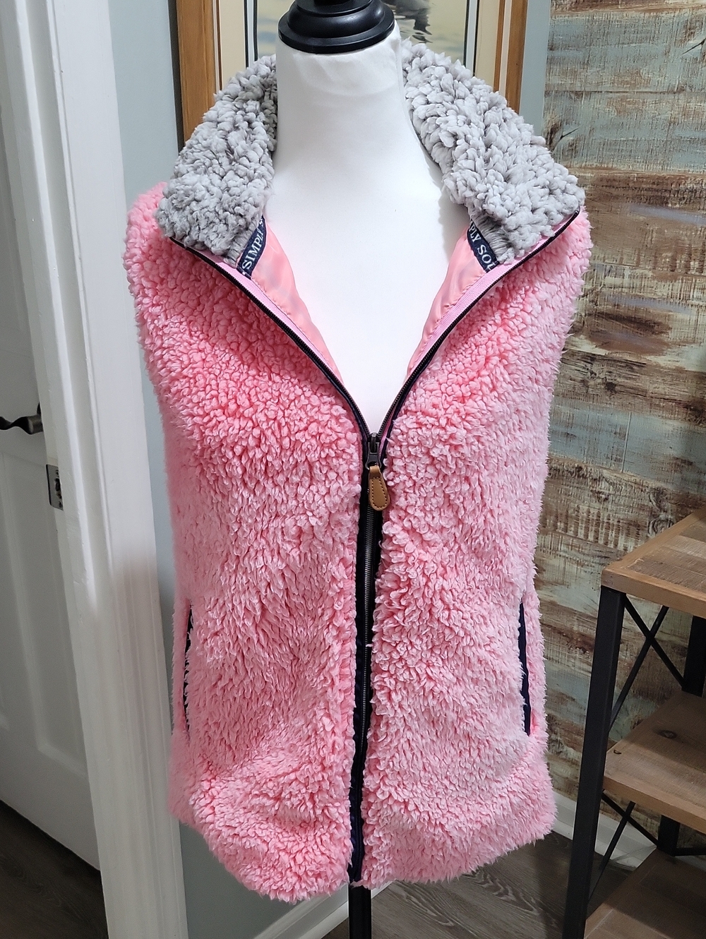 Simply Southern Womens Full Zip Pink Fuzzy Sherpa Vest, Gray Lined Collar Sz S